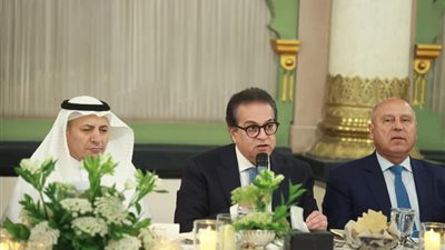 وزير الصحة: الحكومة ملتزمة بتقديم التسهيلات اللازمة لجذب الاستثمارات السعودية