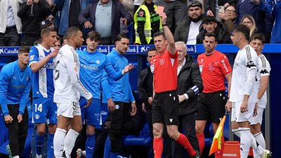 تقرير الحكم يكشف تفاصيل طرد مبابي.. واللاعب مهدد بعقوبة طويلة