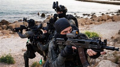 وحدة الكوماندوز البحرية الإسرائيلية تطالب بوقف الحرب في غزة