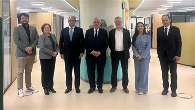 خلال زيارته لبروكسل.. وزير التعليم العالي يبحث فرص التعاون مع جامعة «ڤي يو بي»