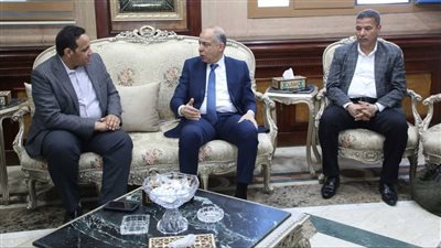 محافظ المنيا يلتقي وفد البنك الدولي وبرنامج التنمية المحلية بصعيد مصر