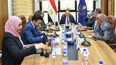 رئيس هيئة الدواء يتابع جهود سحب العقاقير منتهية الصلاحية