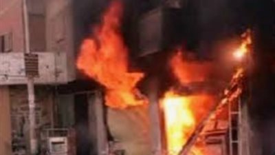 الدفع بعدد من سيارات الإطفاء للسيطرة على حريق شركة أدوية بالأميرية