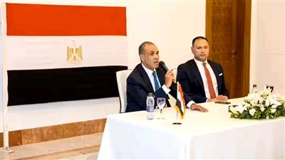 تفاصيل لقاء وزير الخارجية مع عدد من ممثلي الجالية المصرية في تونس