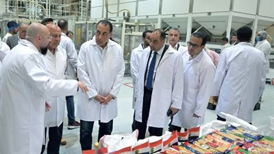 مدبولي يتفقد مصانع مجموعة المصرية السويسرية للمكرونة 