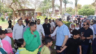محافظ القليوبية يشارك المواطنين الاحتفال بشم النسيم..صور
