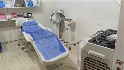  ضبط مركز متخصص في عناية البشرة والتجميل تديره طالبة ببني مزار (صور)