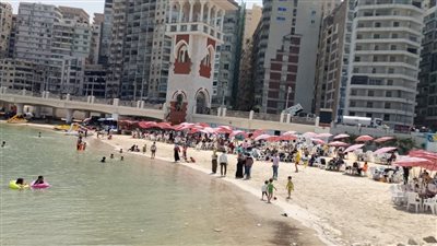 انخفاض نسبة الإقبال على شواطئ الإسكندرية في أعياد الربيع 