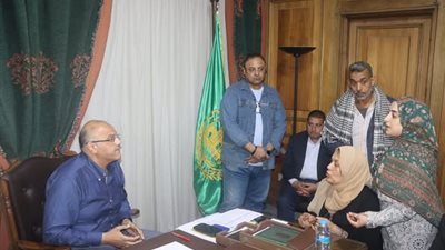 محافظ القليوبية يلتقي بالمواطنين في القناطر الخيرية ويستمع لمطالبهم (صور)