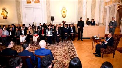 وزير الخارجية يعقد لقاء تفاعلي مع 100 طالب وطالبة من الجامعات 