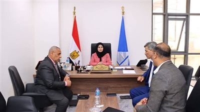 نائب محافظ دمياط تبحث تطوير خدمات البريد المصري لدعم المواطنين