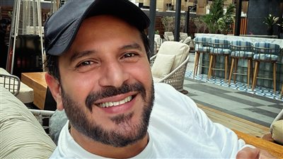 مات منذ 3 أيام.. ربيع هنيدي يكشف مفاجآت في وفاة الإعلامي صبحي عطري