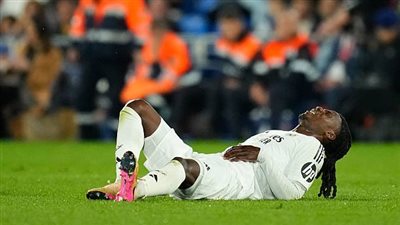 3 أشهر من الغياب.. ريال مدريد يتلقى صدمة بإصابة كامافينجا