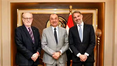 وزير قطاع الأعمال يبحث مع «تكنيمونت» الإيطالية مستجدات تنفيذ مشروع حامض النيتريك ونترات الأمونيوم