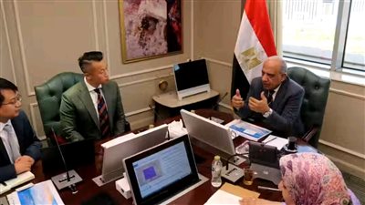 وزير الكهرباء يبحث مع مسؤولي شركة «ستيت جريد» الصينية سبل التعاون بعدة مجالات