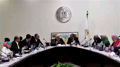 وزير التعليم العالي يوجه بالاستمرار في تطوير أداء المعاهد العليا