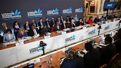 بالفيديو.. محلل سياسي يكشف تفاصيل مخطط لإعادة تشكيل المشهد بالسودان 