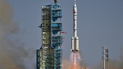 الصين تُرسل رواد فضاء إلى محطة فضاء على القمر