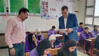 مدير «تعليم دمياط» يتفقد امتحانات أبريل بكفر البطيخ وكفر سعد