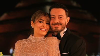 هدى زاهر توجه رسالة مؤثرة لزوجها أحمد زاهر بعد زفاف ابنتهما ليلى: أصغر وألذ أبو عروسة