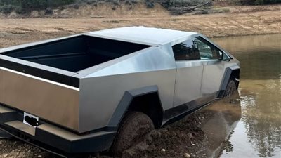 ماسك: سيارات تسلا قادرة على العمل كقارب.. وهذا ما حدث عند التجربة