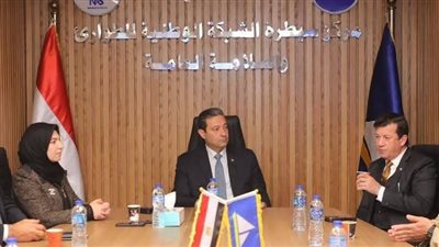 محافظ دمياط يتابع الإجراءات الاحترازية للتعامل مع الأحوال الجوية