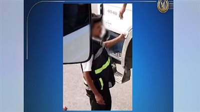 تم إنهاء خدمته.. مصدر أمنى يكشف قصة الشرطي المتجاوز بحق «سائق تريلا»|فيديو