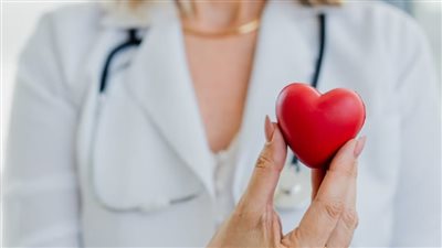 ما العلاقة بين صحة الفم وأمراض القلب؟