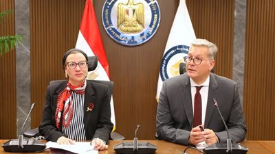 وزيرا البترول والبيئة يناقشان سبل خفض الانبعاثات الكربونية في مصر