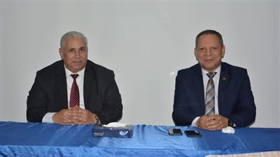 رئيس جامعة دمياط يفتتح دورة 