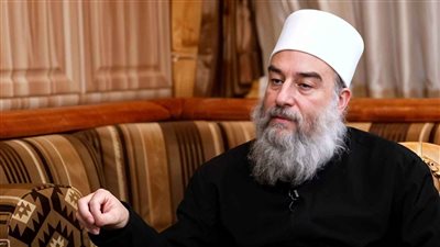 حكمت الهجري يطالب المجتمع الدولي بالتدخل لحماية دروز سوريا 