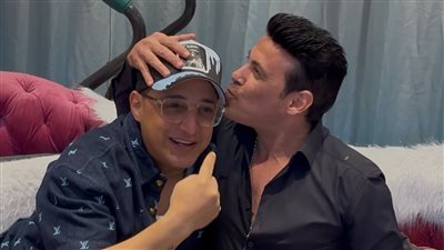 سعد الصغير يستقبل رضا البحراوي في منزله بعد قرار إيقافه عن الغناء: ياريتك اتوقفت من زمان (فيديو)