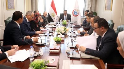 مناقشات لوزير الصحة بشأن الموارد المالية لصندوق مواجهة الطوارئ الطبية