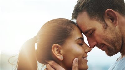 دراسة مفاجئة عن الاختلاف بين الرجال والنساء في الحب والرومانسية