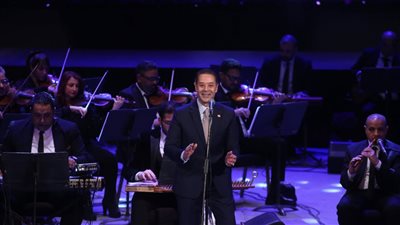 إلغاء حفل مدحت صالح في جامعة مصر لأسباب خارجة عن الإرادة