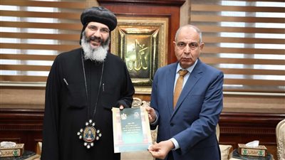 محافظ المنيا يلتقي وفد دير العذراء والملاك ميخائيل بالبهنسا