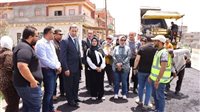 محافظ دمياط يتابع ميدانيًا الموقف التنفيذى لمشروعات الرصف بقرى كفر سعد
