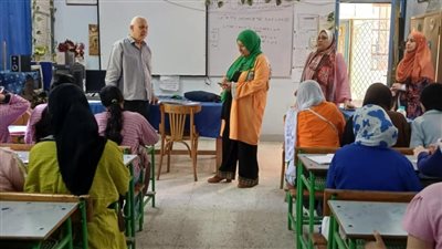 وكيل تعليم القاهرة تتفقد انتظام سير العملية التعليمية بمدارس الزاوية الحمراء والشرابي 