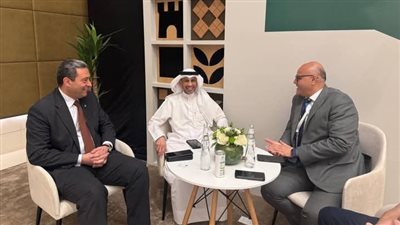 محافظ دمياط يلتقي الأمين العام لمنظمة المدن العربية بالرياض