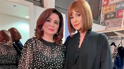 بالصور.. إلهام شاهين لـ كارول سماحه: «الجمهور مقدر جدا مجهودك»