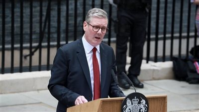 اعتقال شاب في بريطانيا بتهمة إشعال حريق منزل رئيس الوزراء 