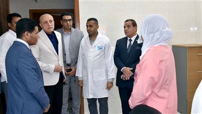 محافظ الأقصر يفتتح عددا من المنشآت الصحية بمركز أرمنت (صور)