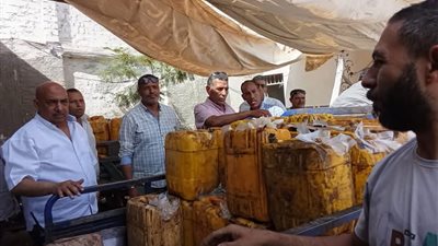 محافظة الجيزة: غلق منشأة لإعادة تدوير الزيوت المستخدمة.. وضبط زيوت مجهولة المصدر 