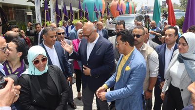 وزير الشباب والرياضة يجرى جولة موسعة بمراكز الشباب القليوبية (صور) 