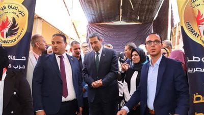 محافظ دمياط يتفقد القافلة الطبية المجانية لحزب حماة الوطن بالسنانية