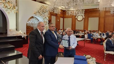 تكريم عدد من ضباط معلومات الطيران في ختام فعاليات الاحتفال باليوم العالمي