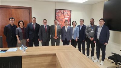 أحمد يوسف يلتقي مع رئيس اللجنة الدائمة لمجلس الشعب لمنطقة جينغان بشنغهاي