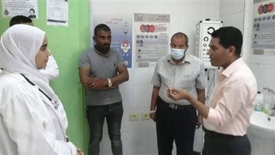 وكيل «صحة الأقصر» يجرى جولة ميدانية لتفقد الوحدات الصحية (صور)