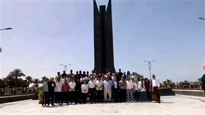 طلاب كلية العلوم الإنسانية بجامعة حلوان الأهلية يجرون زيارة علمية ميدانية لمحافظة السويس