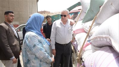  جولة مفاجئة لمحافظ الغربية لتفقد مواقع تخزين القمح بطنطا